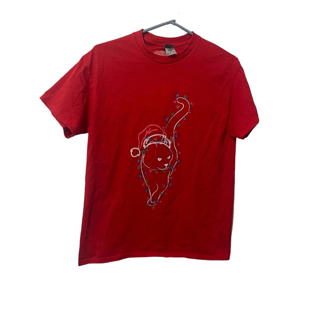 Gildan Shirt Men Medium Red Cotton Cat Embroidered Lightweight Casual Lights Tee